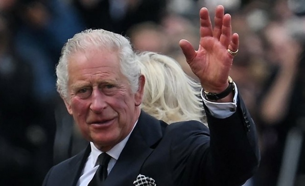 Кралят на Великобритания Чарлз III утеши английските национали след поражението