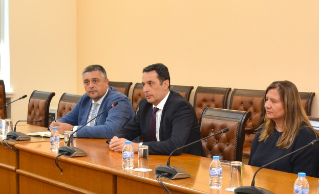 Мобилните оператори предприемат спешни стъпки за подобряване на състоянието на