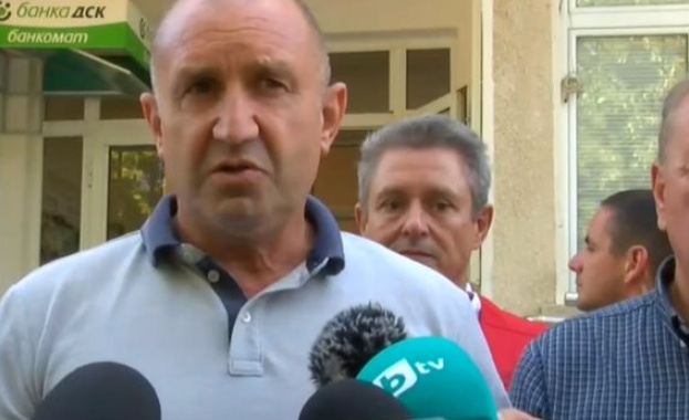 Президентът в Болярово: Важно е държавата да покаже, че може да бъде в подкрепа на хората