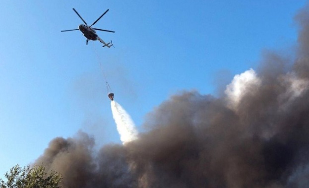 Хеликоптер Кугър с екипаж от 24 та авиационна база от състава