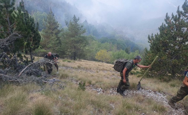 Нова група от 24 военнослужещи със 7 единици специализирана техника