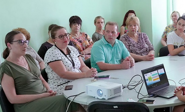 Директорът на РЗИ Стара Загора д р Недялка Кабаджова представи