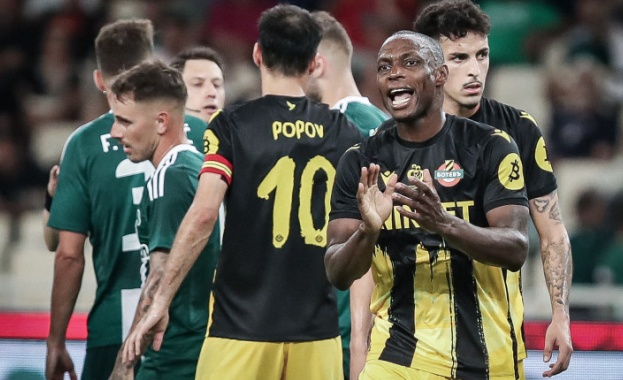 Панатинайкос снощи победи Ботев Пловдив с 2 1 в първия мач