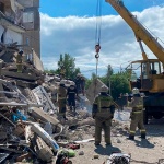 Един човек е загинал, а други 12 са ранени при срутване на жилищен блок в Русия