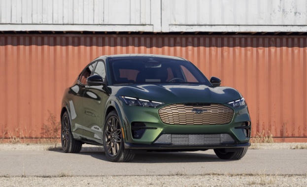 Mustang Mach-E GT със заводски тунинг по въздуха Mustang Mach-E GT със заводски тунинг по въздуха
