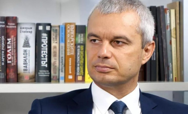 В социалната мрежа Фейсбук Костадин Костадинов председателят на Възраждане