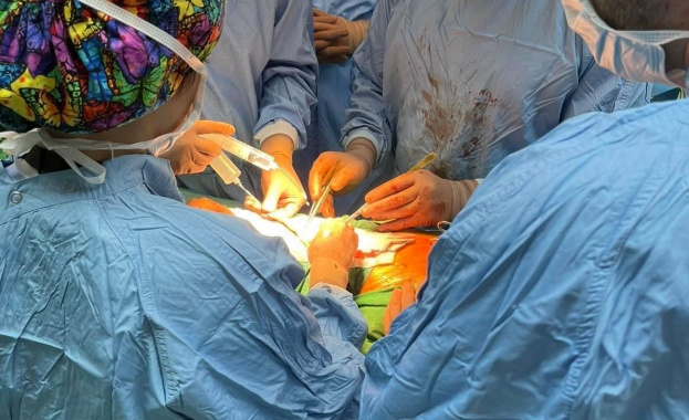 Лекарите от Клиниката по съдова и ендоваскуларна хирургия на УМБАЛ