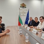 Облекчаване туристическия бизнес по отношение издаването на туристически визи и такива за работна ръка от трети страни 