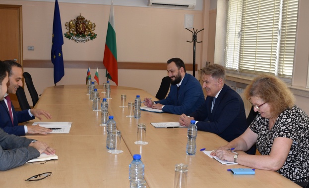 България и Азербайджан ще търсят нови възможности за насърчаване на двустранните търговски отношения