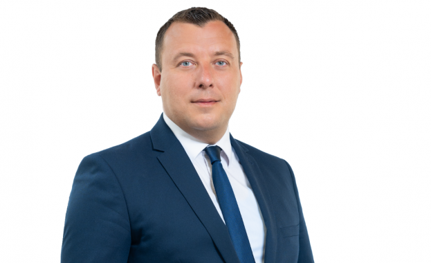 Народният представител от Възраждане Петър Петров изпрати запитване до служебния