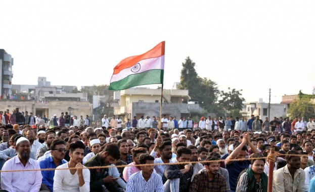 Полицията в индийския щат Западна Бенгалия арестува стотици протестиращи разгневени