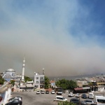 Пожарът край турския град Измир: Има опасност огънят да влезе в няколко квартала