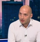 Димитър Ганев: Дотук виждаме, че премиерът Радев не е „новият Орбан“, но не следва и пробрюкселска линия