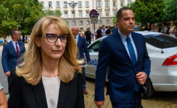 Напрежението около поста на вътрешния министър