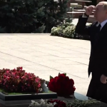 Владимир Путин посети училището в Беслан, където преди 20 години се разви терористичното нападение с 334 жертви