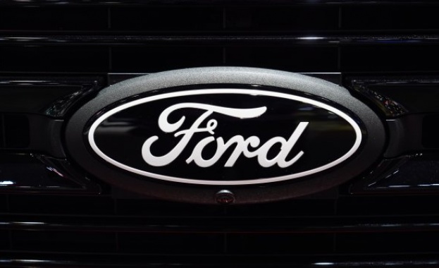 Ford прави още една крачка назад в стратегията си за електрическа мобилност Ford прави още една крачка назад в стратегията си за електрическа мобилност