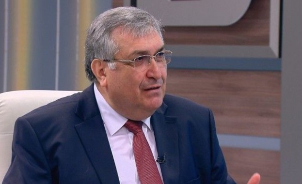 Проф. Георги Близнашки: Конституцията е по-стабилна от когато и да било