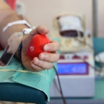 Спешно се търсят кръводарители за жената, подпалена от мъжа си в Ситово