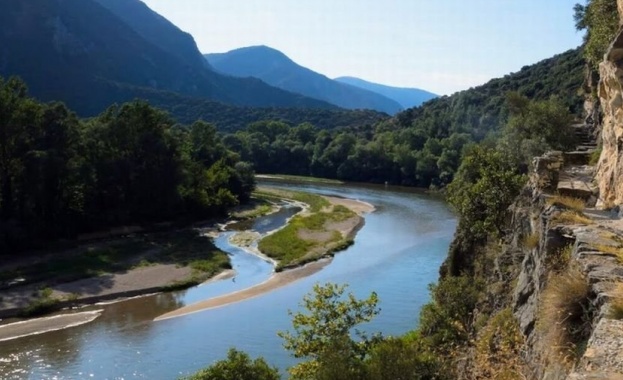 Мъж на 33 години се е удавил в река Места