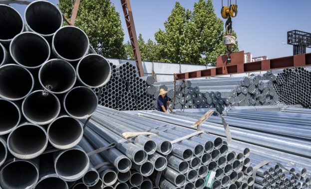 расте на фона на глобален спад в индустрията съобщава Bloomberg