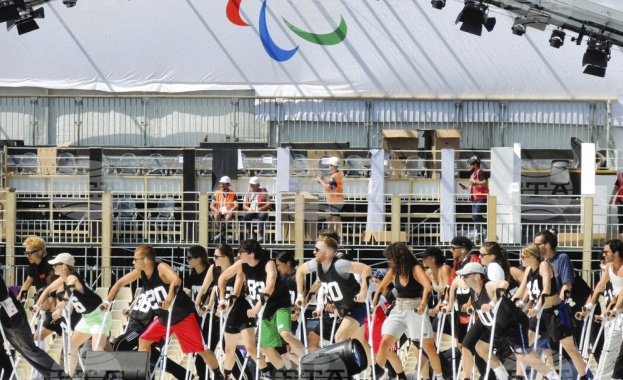 При драконовски мерки за сигурност Париж даде начало на Параолимпийските