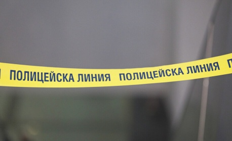 Възрастен мъж е с опасност за живота след удар с твърд предмет в Сливенско
