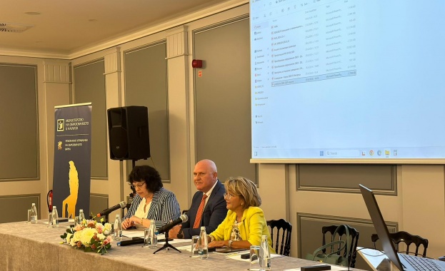 Обмисляме диктовката в изпита от националното външно оценяване в края