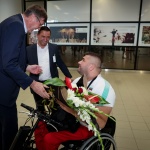 Министърът на младежта и спорта посрещна параолимпийския шампион Ружди Ружди