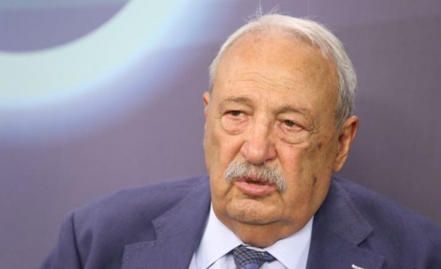 Почина големият български журналист Иван Гарелов Почина големият български журналист Иван Гарелов