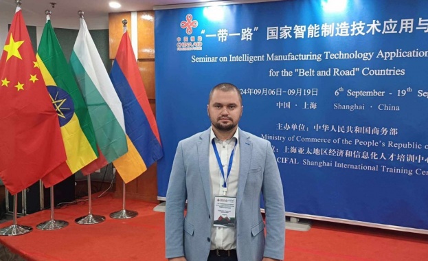 От Вчера в Шанхай е общинският съветник от Възраждане в