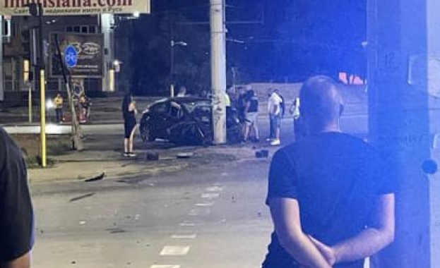 Млад мъж загина при тежка катастрофа тази нощ в Русе