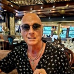 Вокалистът на Deep Purple Джо Лин Търнър говори за любовта си към българските домати