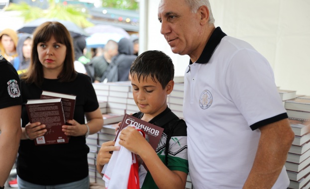 Централният градски площад Тройката в Бургас отново ще бъде арена