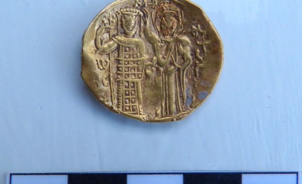 Златна монета перпера на никейския император Йоан ІІІ Дука Ватаци