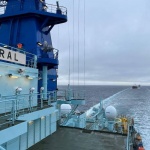 Атомен ледоразбивач на „Росатомфлот“ съпроводи най-големия контейнеровоз в историята на Северния морски път 