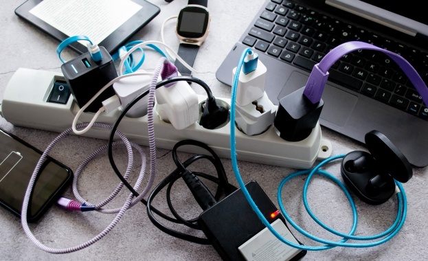 По-малко имейли и редовно изтриване на ненужни файлове – как потребителите ограничават негативното си въздействие чрез технологиите?