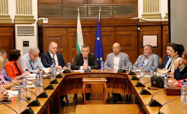 Въвеждат се допълнителни регулации при имитиращите млечни продукти с цел