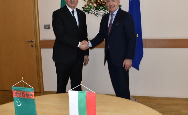 Министърът на икономиката и индустрията д р Петко Николов проведе среща