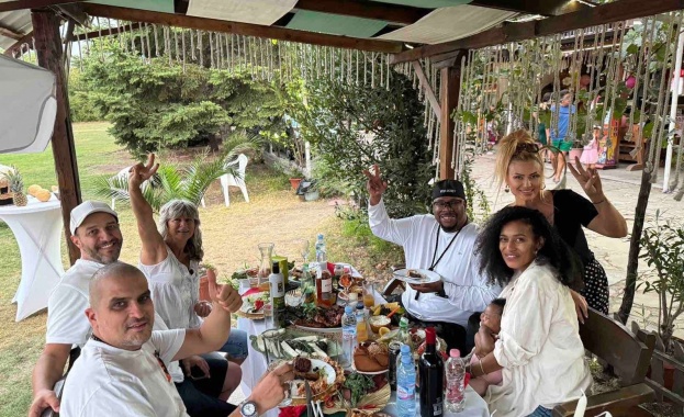 Емблематичният хип хоп изпълнител Rob Money от C BLOCK посети Конна