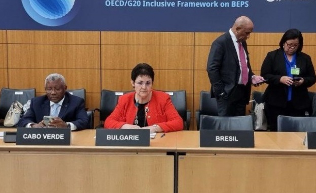 Заместник министър председателят и министър на финансите Людмила Петкова подписа писмо