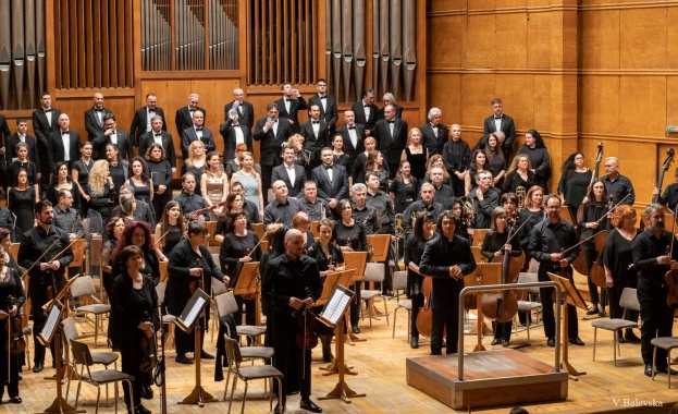 130 музиканти ще представят Голямата меса на Брукнер в Зала "България" по повод 200 г. от рождението на композитора, дирижира Йордан Камджалов