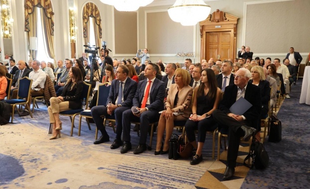 БСП ОБЕДИНЕНА ЛЕВИЦА дава 100 решения за бъдещето на