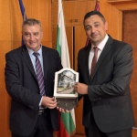 Община Етрополе в партньорство с УНСС