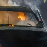 Задържаха мъж, запалил няколко автомобила в два жилищни комплекса в Бургас
