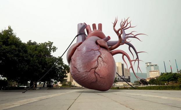 3D илюзия на туптящо сърце пред НДК приканва българите да се погрижат за здравето си