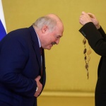 Владимир Путин удостои Александър Лукашенко с най-високото държавно отличие