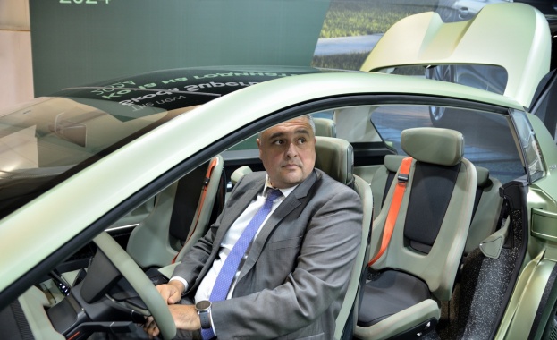 Заместник министърът на транспорта и съобщенията Димитър Недялков откри най голямото автомобилно