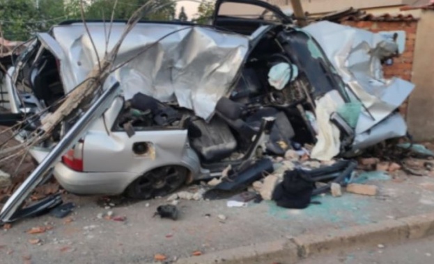 21 годишният мъж който катастрофира сериозно в Доброславци е в добро