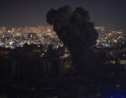 Хиляди хора започнаха да бягат от Бейрут, след като Израел заповяда на цели квартали да напуснат домовете си