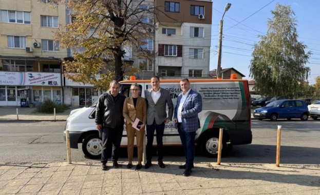 Станислав Младенов: Мобилната приемна на СО стартира с голям успех в район "Нови Искър" Станислав Младенов: Мобилната приемна на СО стартира с голям успех в район "Нови Искър"